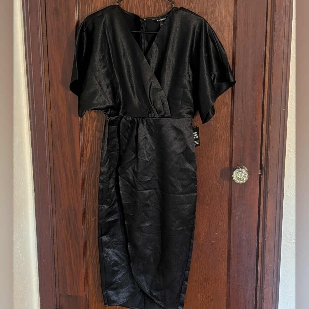 New With Tags Express Black LBD Classic Short Sleeve Dress Size XS
